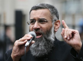 Kolik let stráví za mřížemi nejznámější britský islamista?